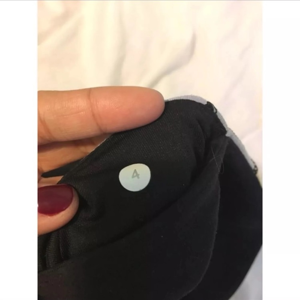 Lululemon reversible Crops - Picture 3 of 3